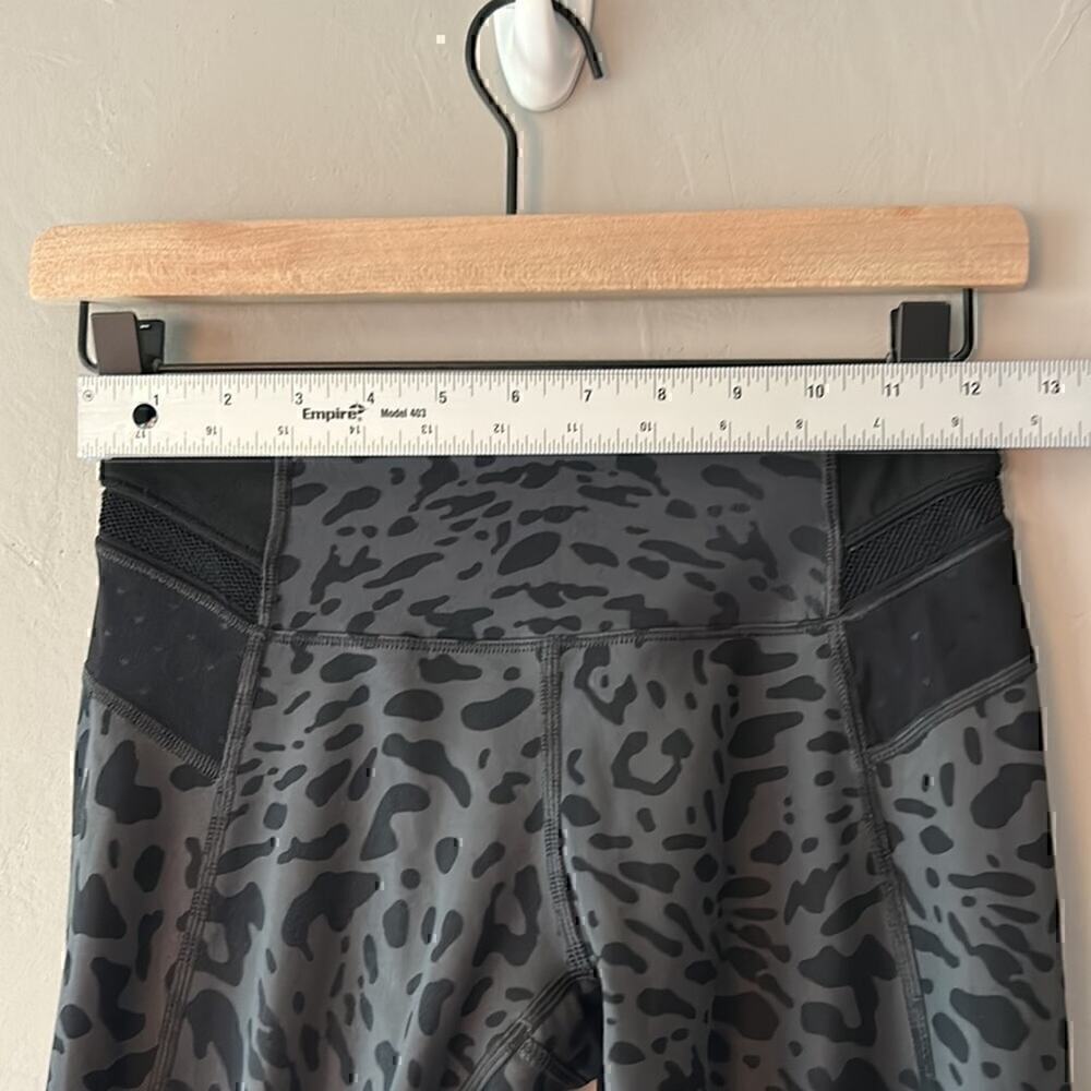 Lululemon Crop Leggings 4 - Picture 6 of 11